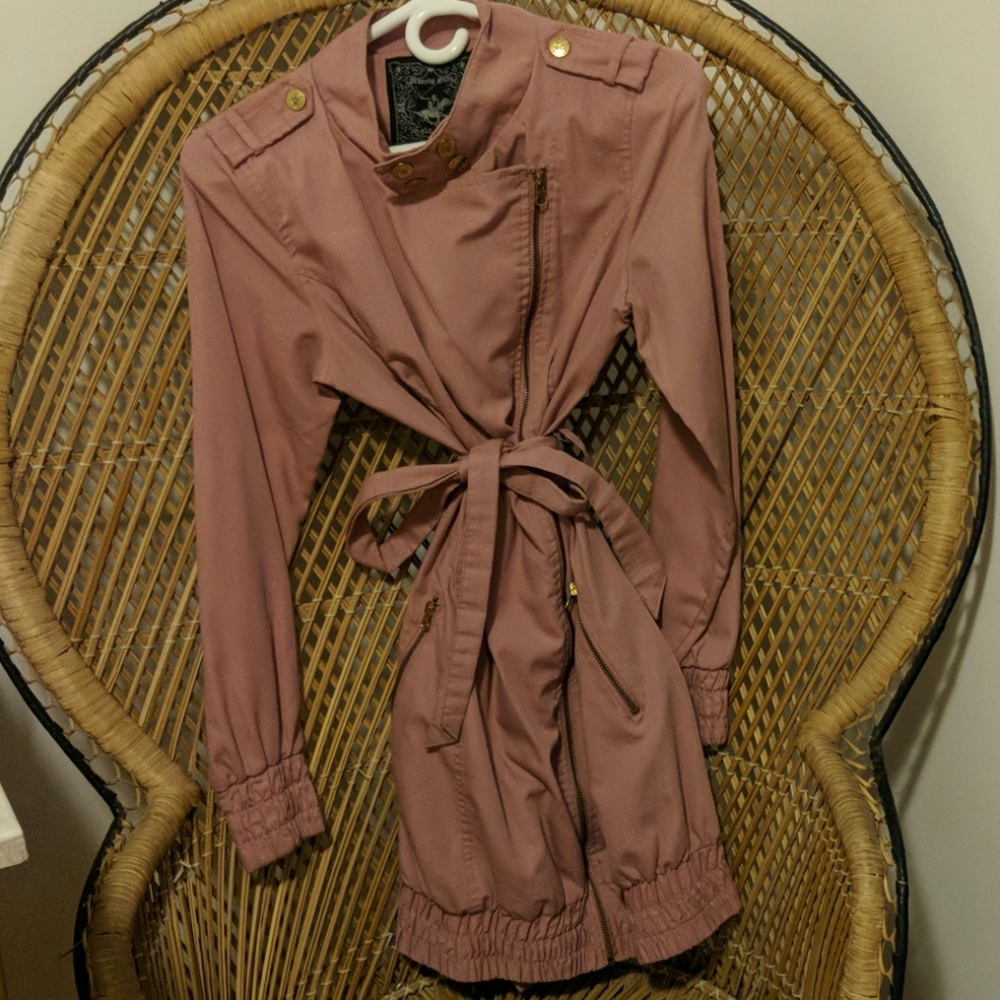 TRENCH COAT